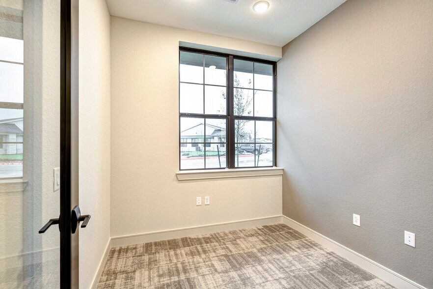 More Photos Of 10242 Greenhouse Rd, Cypress Office For Lease