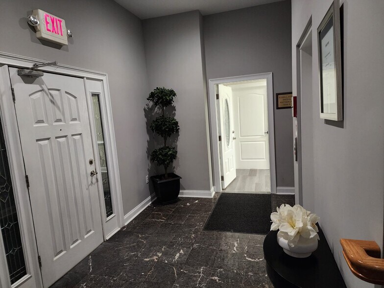 More Photos Of 485 S Perry St, Lawrenceville Coworking Space