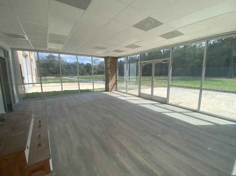 More Photos Of 78263 Highway 25, Folsom Light Manufacturing For Sale