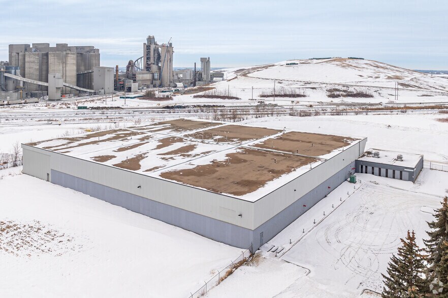 More Photos Of 16011 128 Av NW, Edmonton Warehouse For Lease