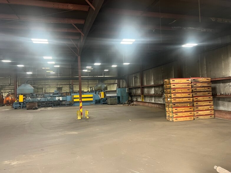 More Photos Of 400 S Gray St, Albany Manufacturing For Sale