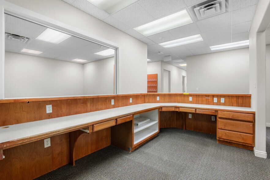 More Photos Of 411-423 N Orem Blvd, Orem Medical For Lease