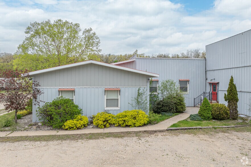 More Photos Of 1341 E Pine Hill Ave, White Cloud Manufacturing For Lease