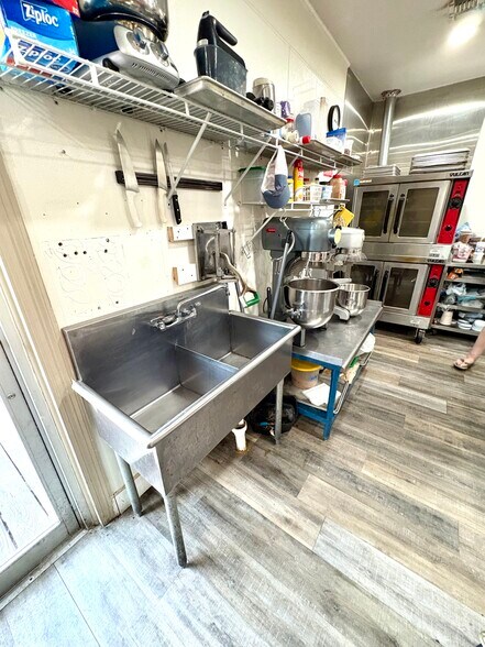 More Photos Of 10408 Highway 603, Bay Saint Louis Restaurant For Lease