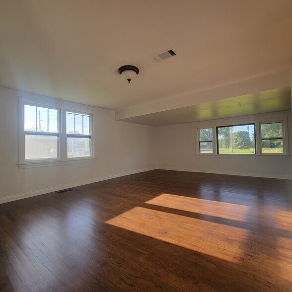 More Photos Of 22025 8th St, Silverhill Office Residential For Sale