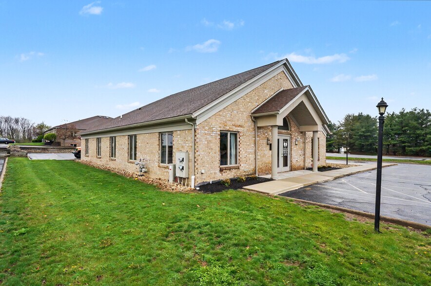 More Photos Of 819 Southwestern Run, Youngstown Medical For Sale