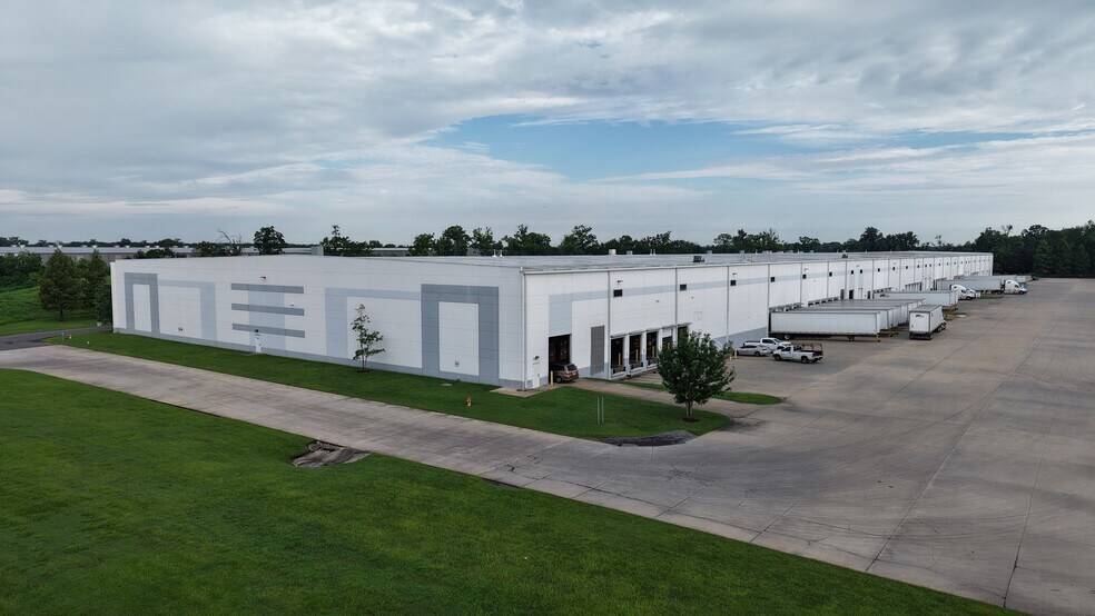 More Photos Of 1870 Grand Terre Ln, Port Allen Distribution For Lease