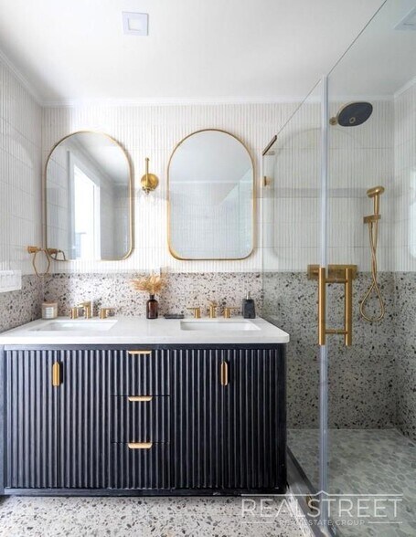 More Photos Of 110 McKibben St, Brooklyn Apartments For Sale