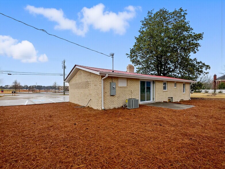 More Photos Of 3473 Atlanta Hwy, Flowery Branch Office For Sale