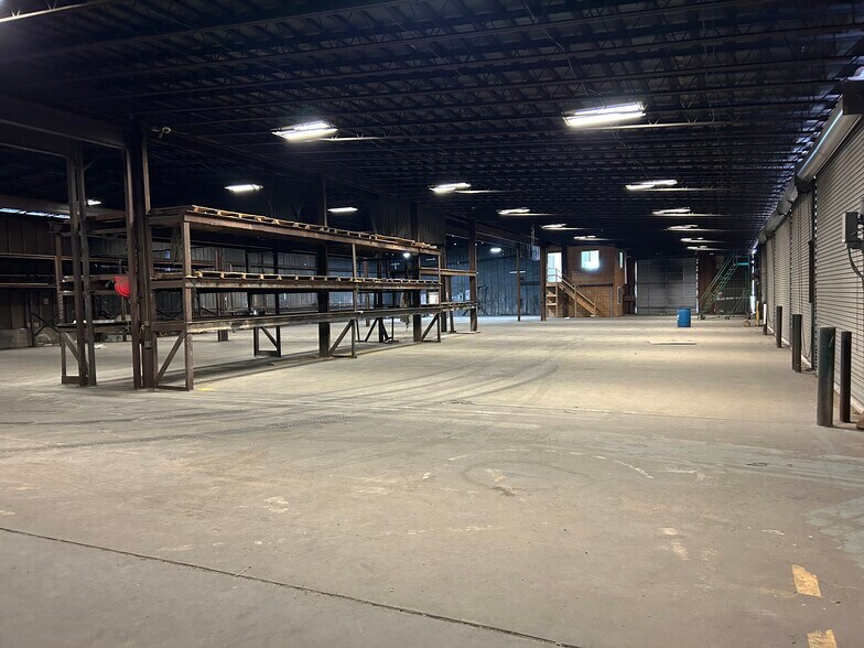 More Photos Of 3002 Arizona Ave, Norfolk Warehouse For Sale