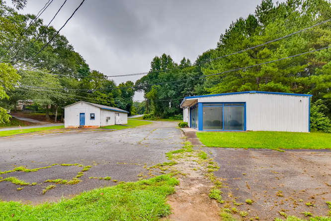 More Photos Of 973-979 Sheppard Rd, Stone Mountain Showroom For Sale