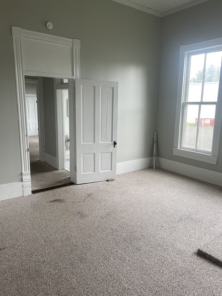 More Photos Of 315 Main Ave, Northport Office Residential For Lease