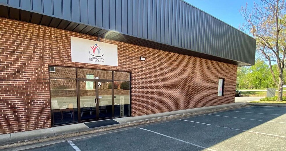 More Photos Of 3012 Berkmar Dr, Charlottesville General Retail For Lease