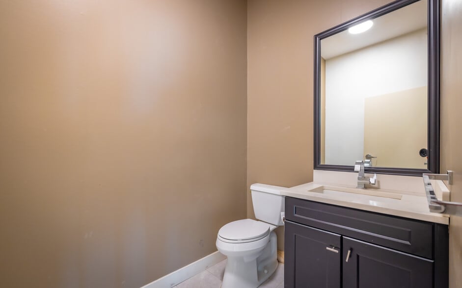 More Photos Of 2620 Simpson Rd, Richmond Warehouse For Sale