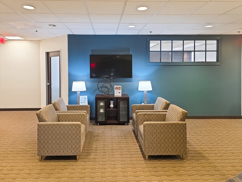 More Photos Of 200 Continental Dr, Newark Coworking Space