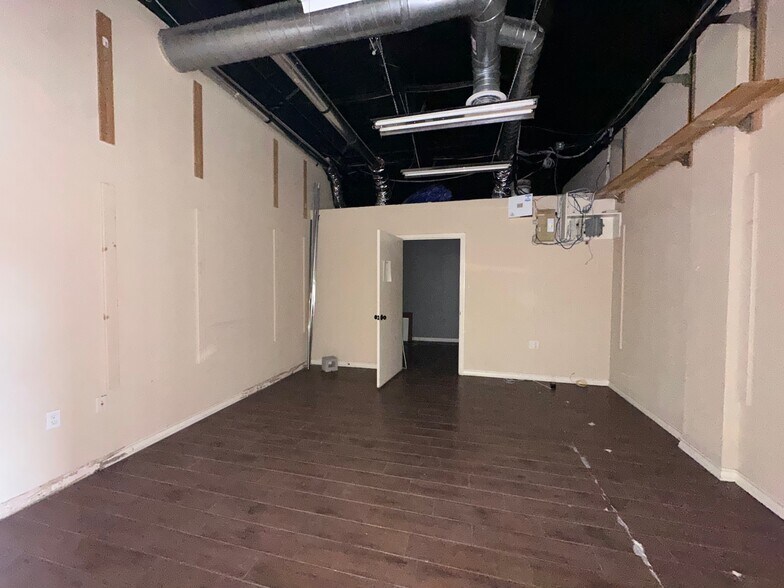 More Photos Of 2452 W Loop 340, Waco Freestanding For Lease