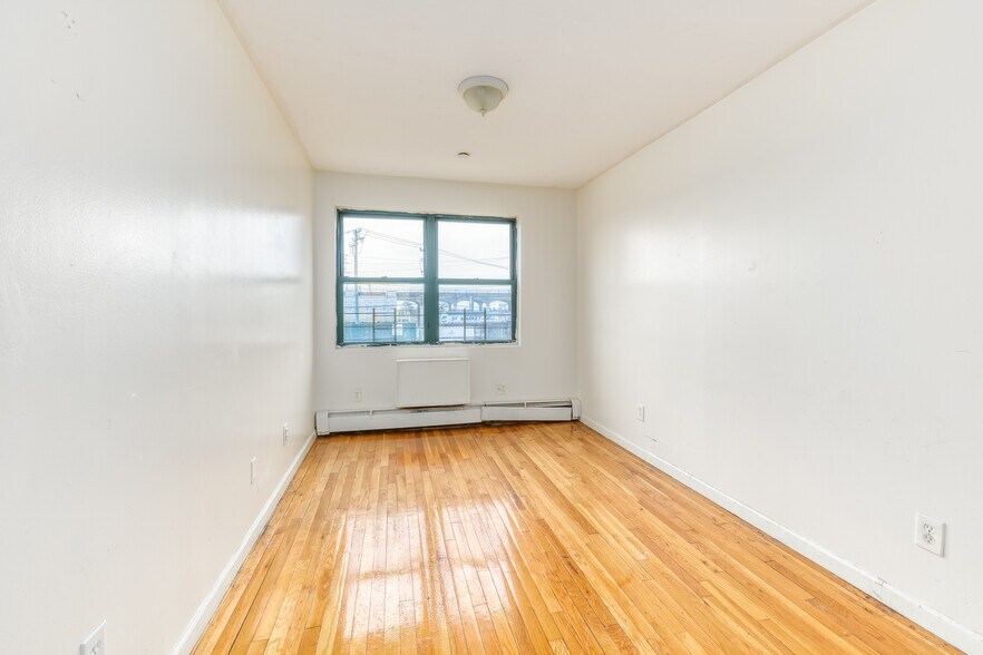 More Photos Of 311 Beach 53rd St, Far Rockaway Apartments For Sale
