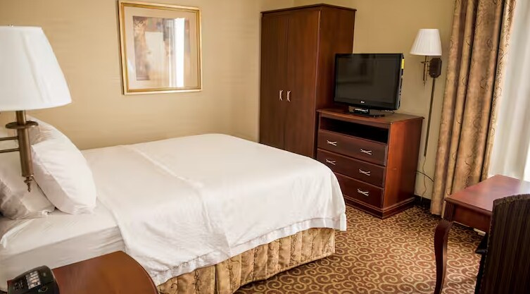 More Photos Of 3090 Village Park Dr, Plover Hotel For Sale