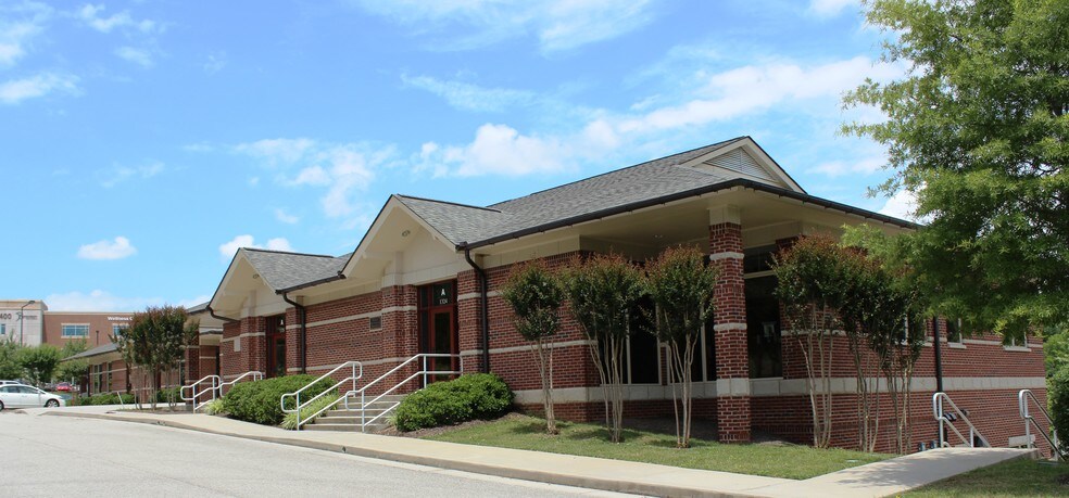 More Photos Of 1324 Dowell Springs Blvd, Knoxville Office For Lease