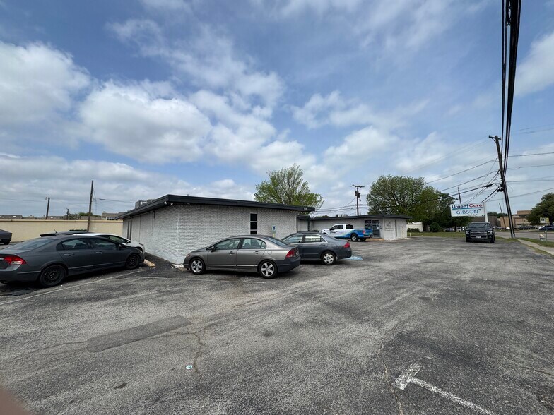 More Photos Of 811-815 N O'Connor Rd, Irving Medical For Lease