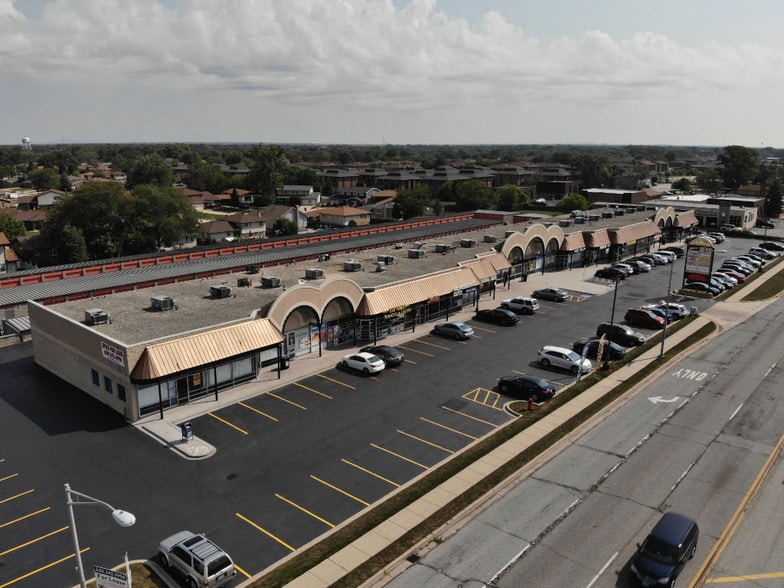 More Photos Of 6040-6080 159th St, Oak Forest General Retail For Lease