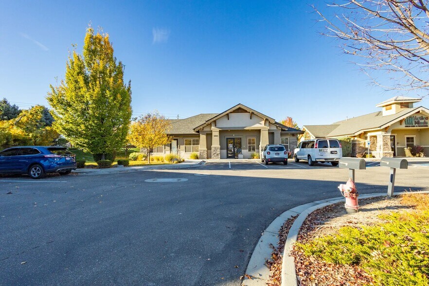 More Photos Of 3405 W Bavaria St, Eagle Office For Lease