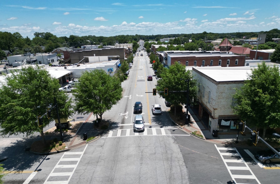 More Photos Of 129 N Main St, Fountain Inn Storefront For Lease
