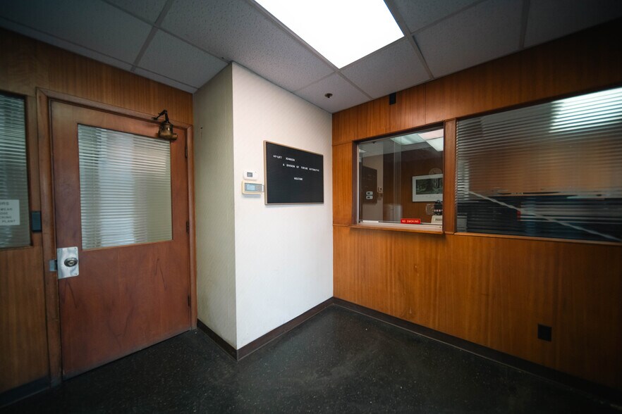 More Photos Of 1185 E Keating Ave, Muskegon Manufacturing For Sale