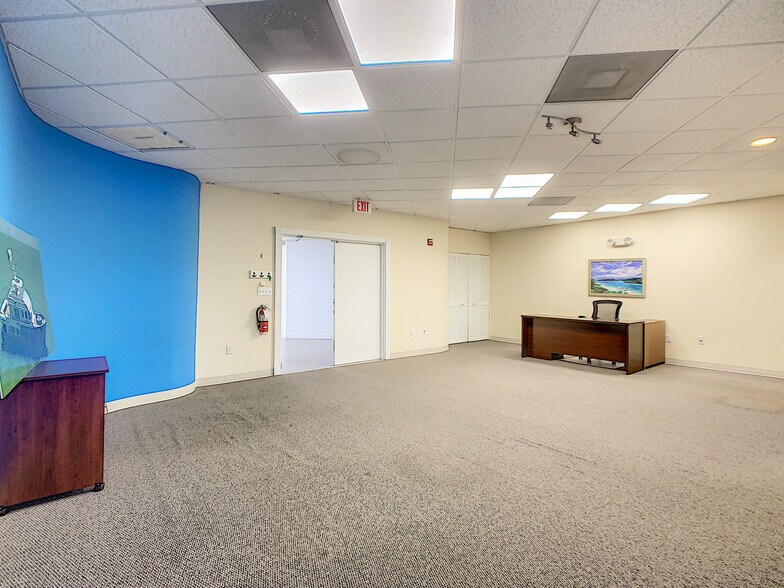 More Photos Of 777 SE 20th St, Fort Lauderdale Loft Creative Space For Lease