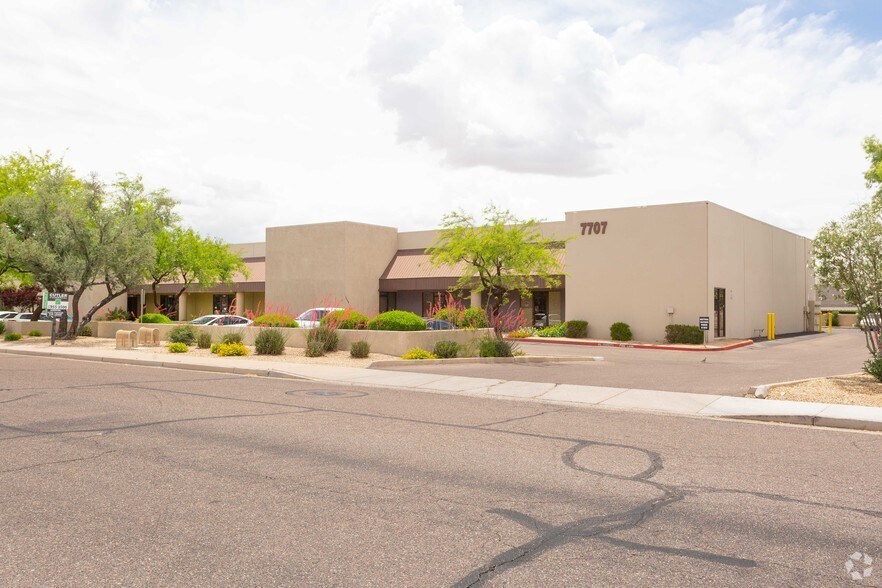 More Photos Of 7707 E Acoma Dr, Scottsdale Research And Development For Lease
