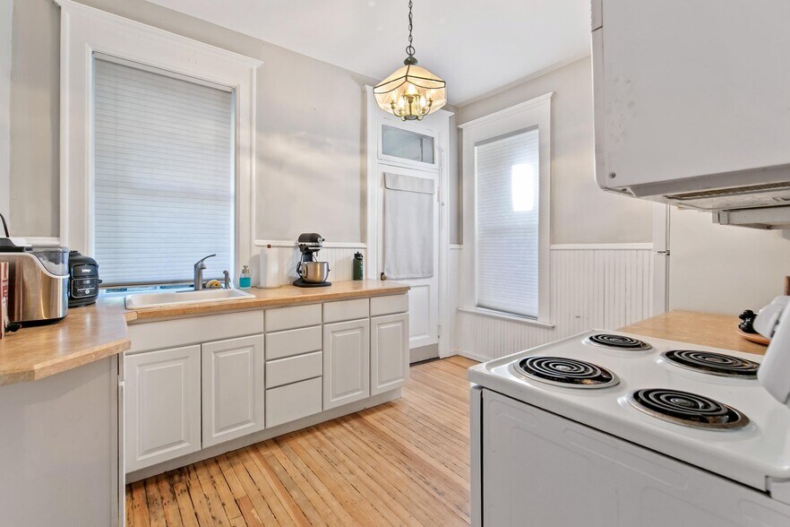 More Photos Of 1138 N Clarkson St, Denver Apartments For Sale