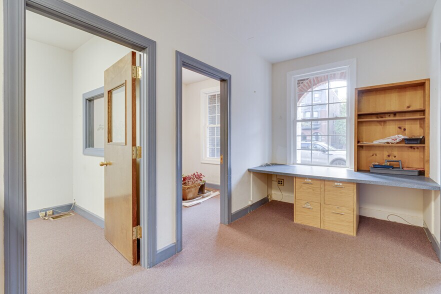 More Photos Of 217 N Washington St, Alexandria Office Residential For Sale