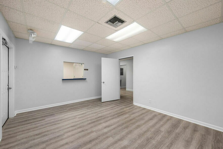 More Photos Of 1801 SE Hillmoor Dr, Port Saint Lucie Medical For Lease