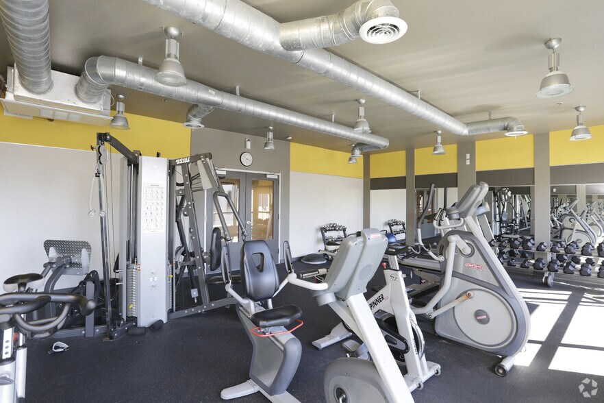 More Photos Of 707-777 G St, San Diego Apartments For Lease