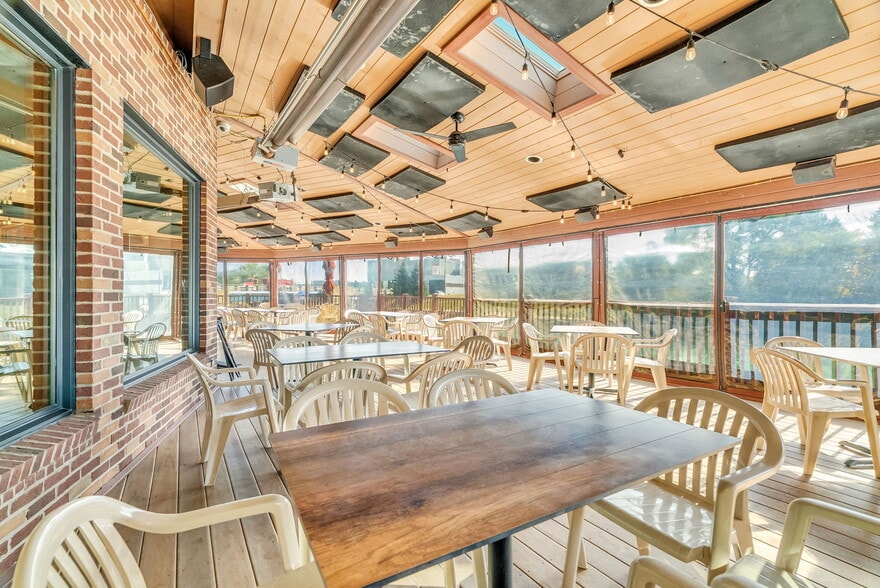 More Photos Of 119 Clinton Ave, Saint Clair Restaurant For Sale