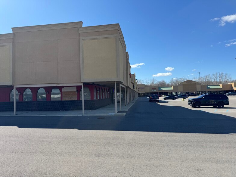 More Photos Of 15215-15261 S Dixie Hwy, Monroe Freestanding For Sale