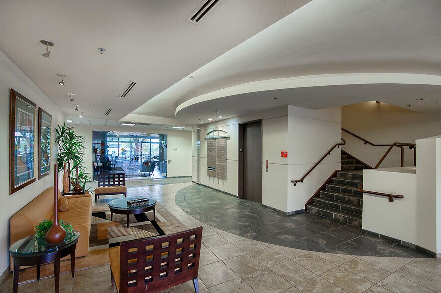 More Photos Of 8765 E Bell Rd, Scottsdale Office For Sale