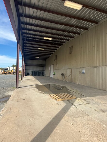 More Photos Of 3836 Industrial Cir, Bossier City Service For Lease