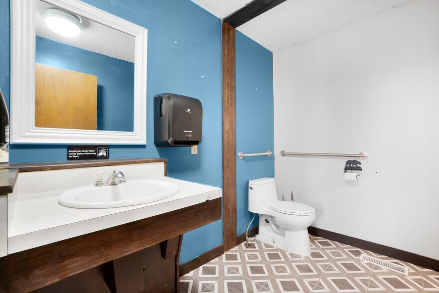 More Photos Of 403 Charles Cook Plz, New Haven Office For Sale