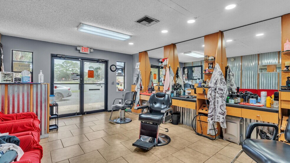 More Photos Of 4314 N Suncoast Blvd, Crystal River Office For Sale