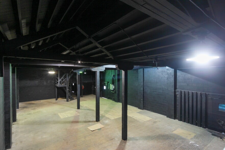 More Photos Of 36 Walnut St, Thurmont Warehouse For Lease