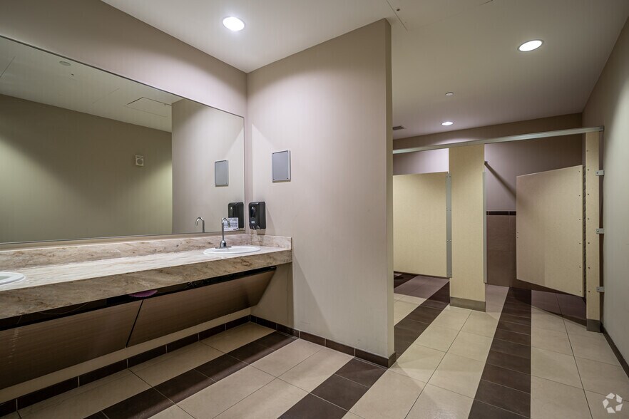 More Photos Of 8441 State Highway 47, Bryan Medical For Lease