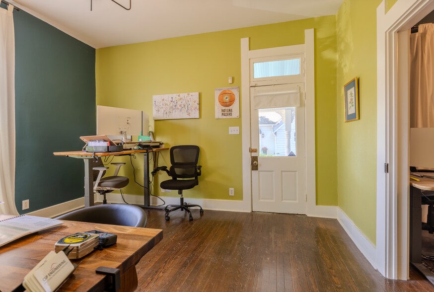 More Photos Of 6516 Ferguson St, Indianapolis Office For Sale
