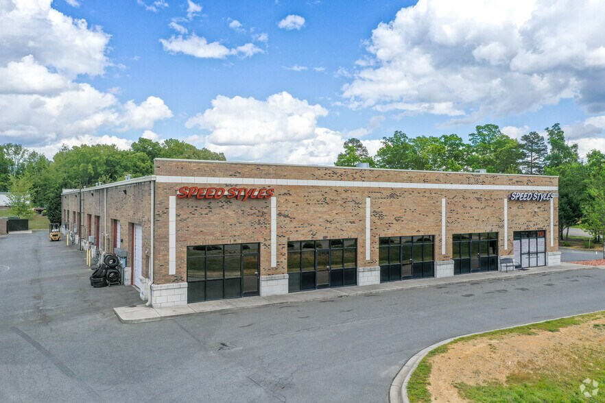 More Photos Of 1000 Van Buren Ave, Indian Trail Flex For Lease