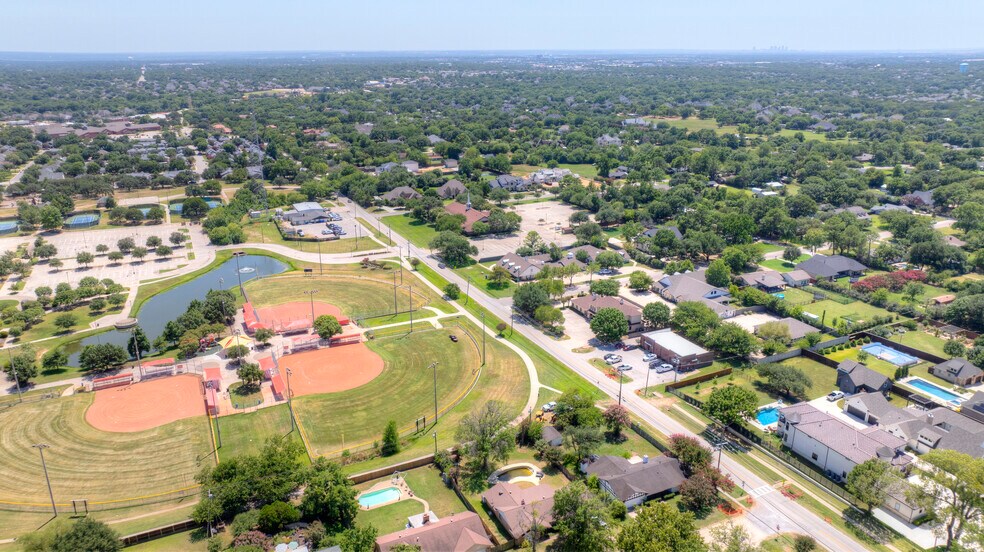 More Photos Of 5318 Bransford Rd, Colleyville Office For Sale