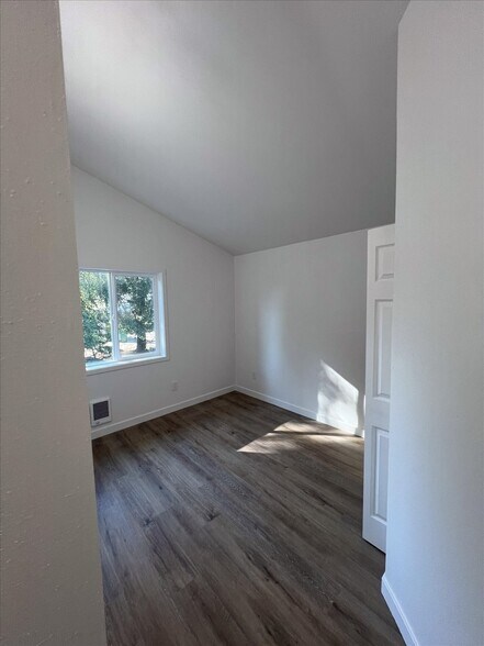 More Photos Of 10443 17th Ave SW, Seattle Multifamily For Sale