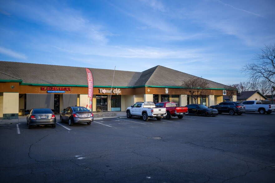 More Photos Of , Hanford General Retail For Sale