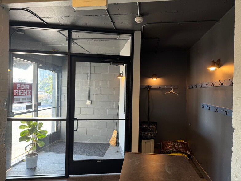 More Photos Of 1227 S 6th St, Minneapolis Freestanding For Lease