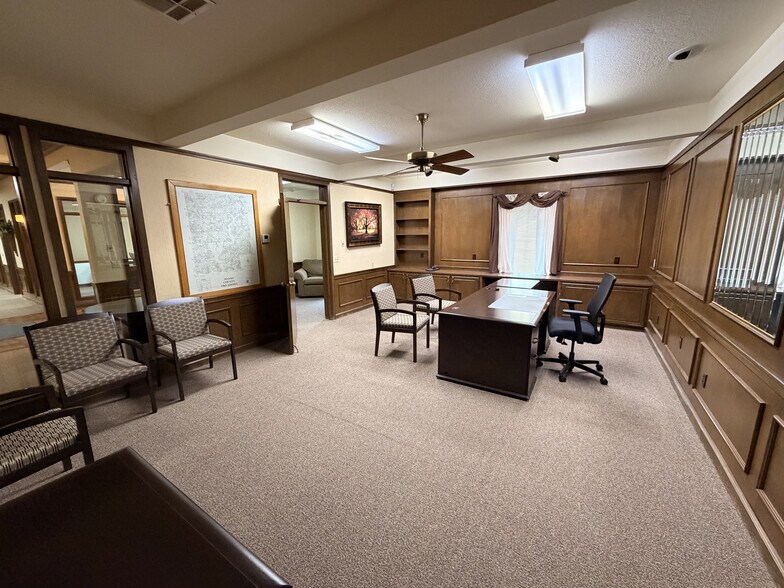 More Photos Of 1913 S Elliott St, Pryor Bank For Sale