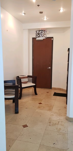 More Photos Of 6500 Cow Pen Rd, Miami Lakes Office For Lease